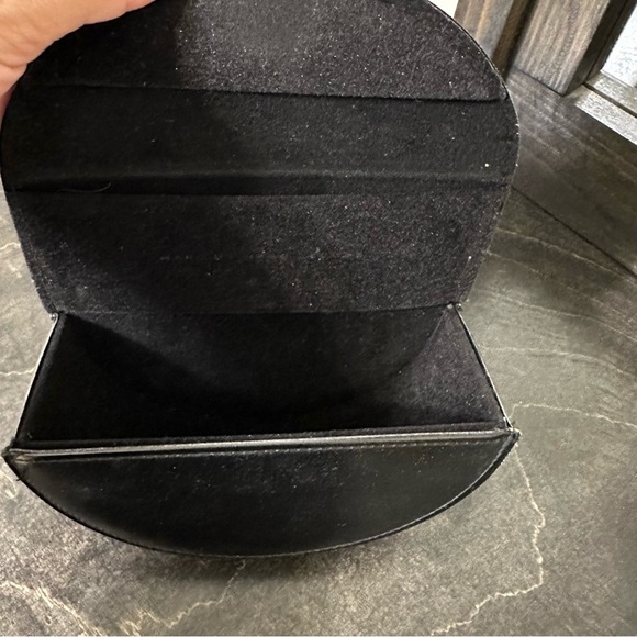 Marc By Marc Jacobs large sunglasses case black unisex - Picture 4 of 9